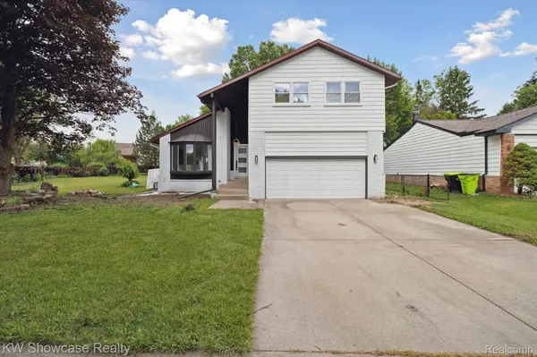 Novi, MI 48375,24560 KNOLLWOOD ST