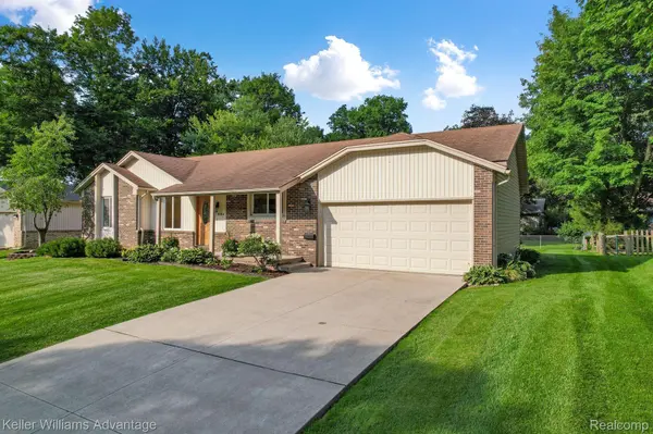 Novi, MI 48375,21664 SUNFLOWER RD