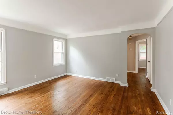 Redford, MI 48239,9928 GRAYFIELD