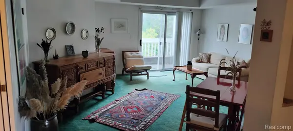 Ann Arbor, MI 48104,2241 S HURON Pkwy #3