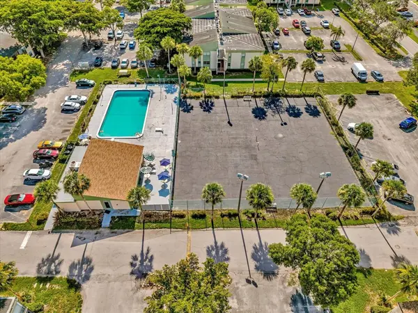 Coral Springs, FL 33065,4165 NW 90th Ave #103