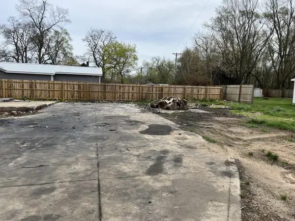 147 W Garfield RD, Batavia Twp, MI 49036