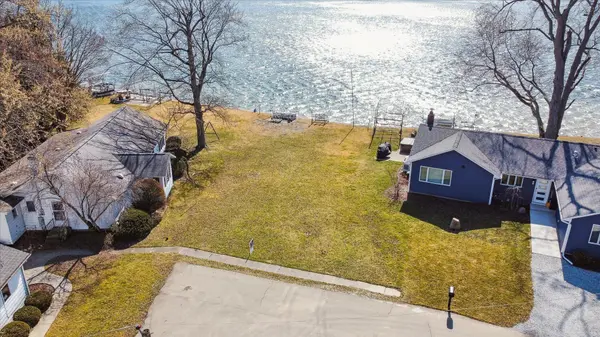 Edwardsburg, MI 49112,23275 Lakeview DR