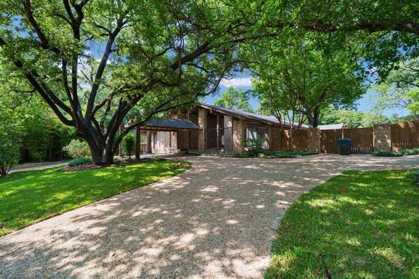 7608 Royal Place, Dallas, TX 75230