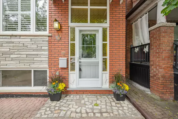 Toronto W03, ON M6H 3V6,29 Greenlaw AVE