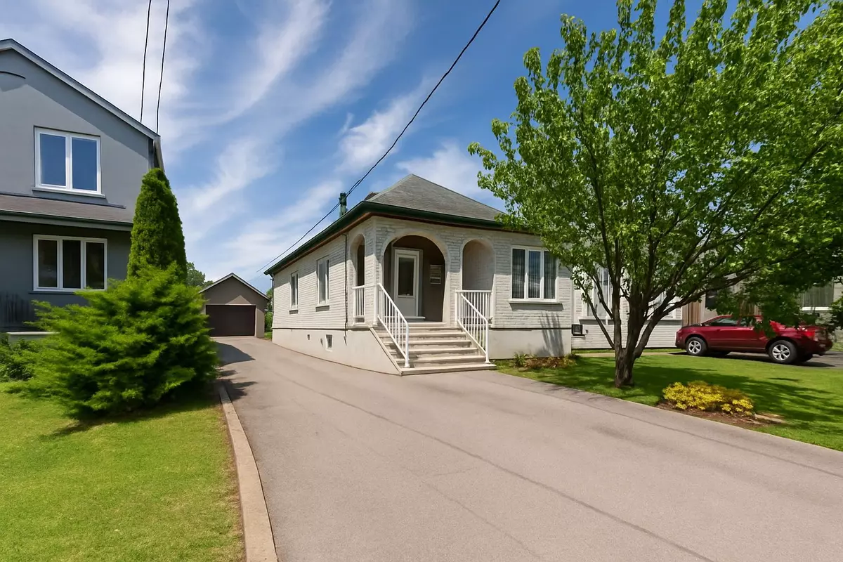 Toronto W04, ON M6L 2M2,130 Jay ST