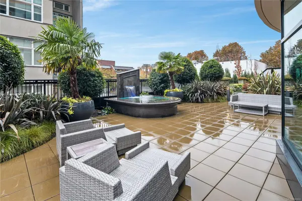 Victoria, BC V8V 0C9,1029 View St #804