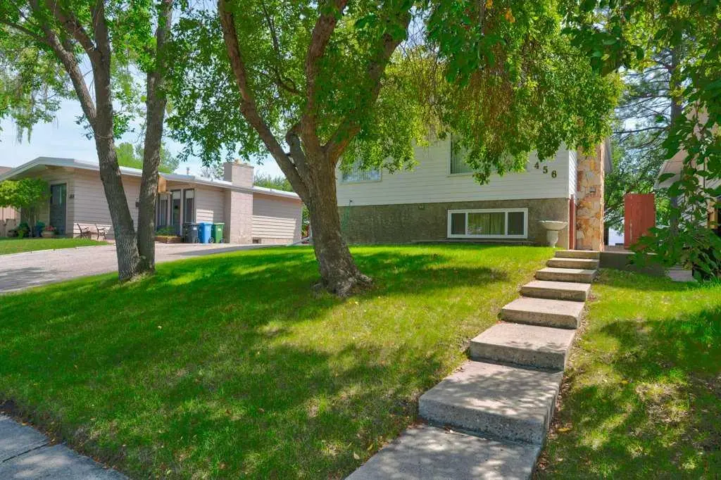 Calgary, AB T2W2K7,456 Cantrell DR SW