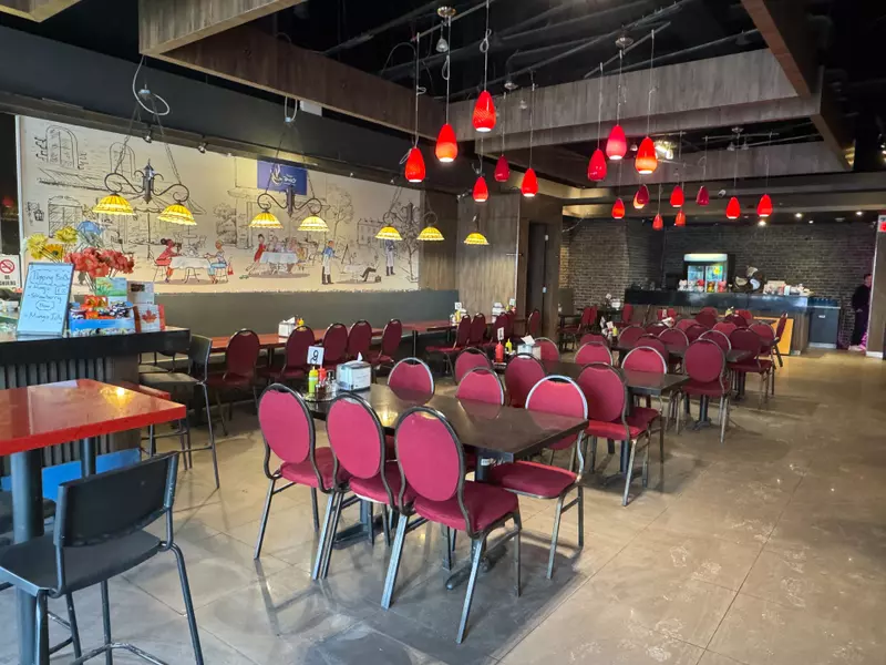 16640 Yonge ST #3, Newmarket, ON L3X 2N8