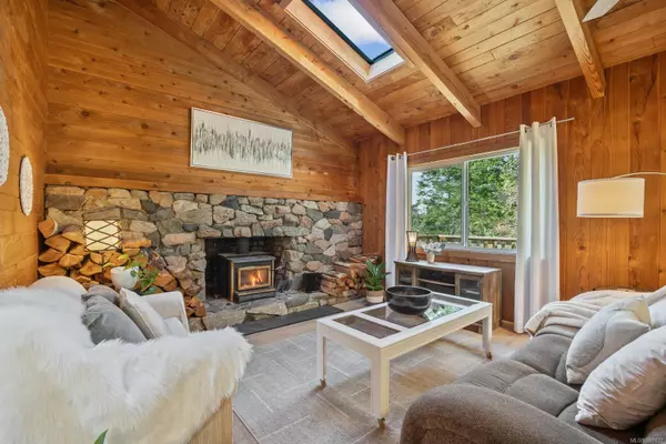 Cortes Island, BC V0P 1K0,500 Smelt Bay Rd