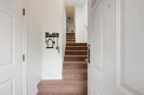 Esquimalt, BC V9A 7L9,850 Parklands Dr #10