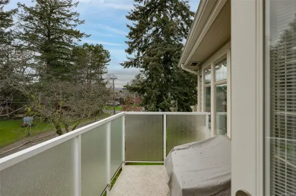 Esquimalt, BC V9A 7L9,850 Parklands Dr #10