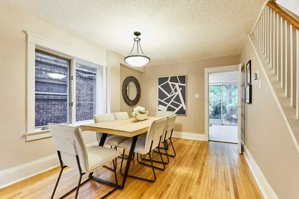 Toronto C10, ON M4S 1H7,437 Davisville AVE