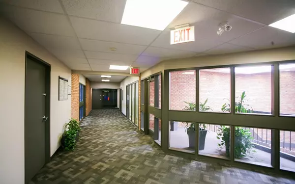 Burlington, ON L7N 3N1,3425 Harvester RD #203A