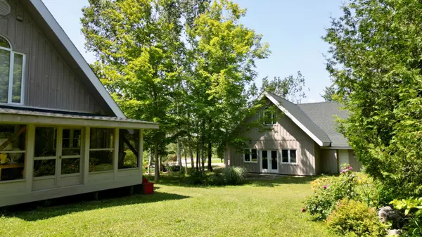 Northern Bruce Peninsula, ON N0H 1Z0,20 Maple DR