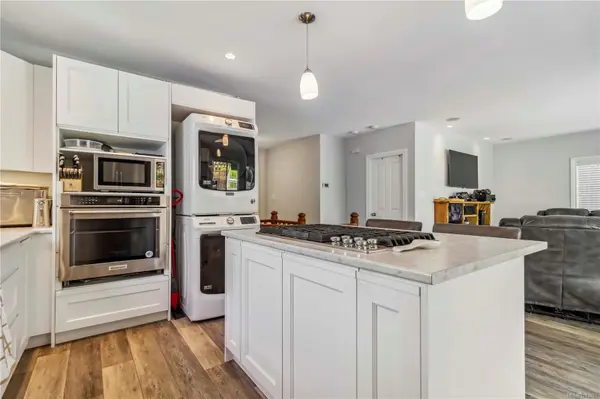 Esquimalt, BC V9A 2Y1,1112 Craigflower Rd