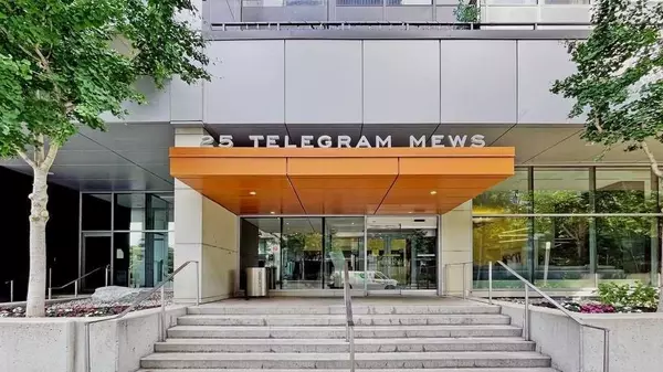 Toronto C01, ON M5V 3Z1,25 Telegram Mews #2715