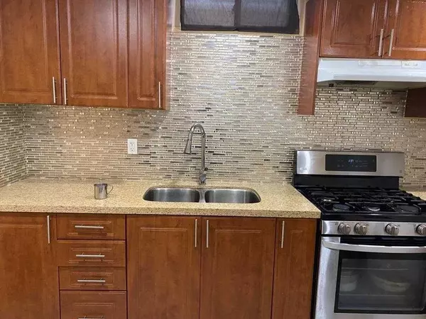 Pickering, ON L1X 0C8,1521 Dusty DR