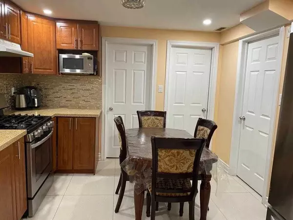 Pickering, ON L1X 0C8,1521 Dusty DR