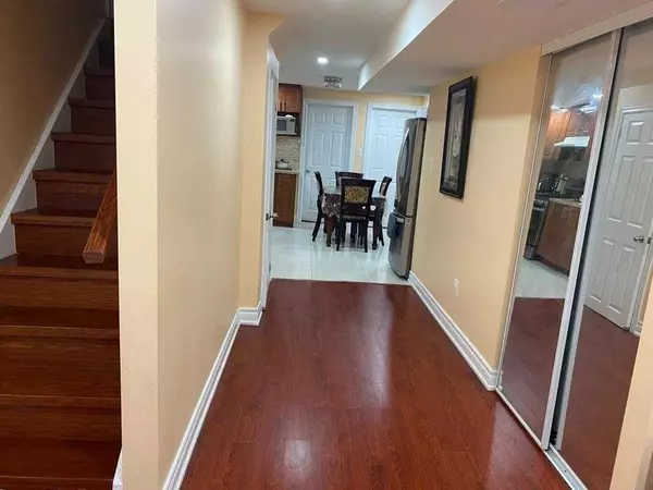 Pickering, ON L1X 0C8,1521 Dusty DR