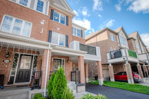 Milton, ON L9T 7E7,556 Buckeye CT