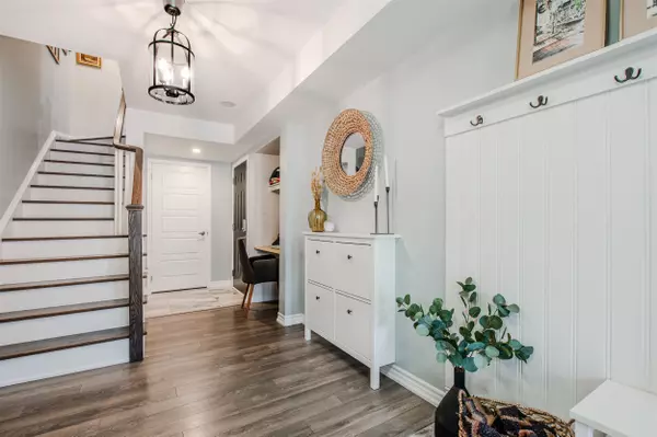 Milton, ON L9T 7E7,556 Buckeye CT