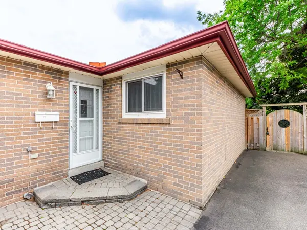 Brampton, ON L6T 3G6,19 Drayton CRES