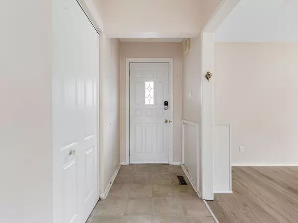 Brampton, ON L6T 3G6,19 Drayton CRES