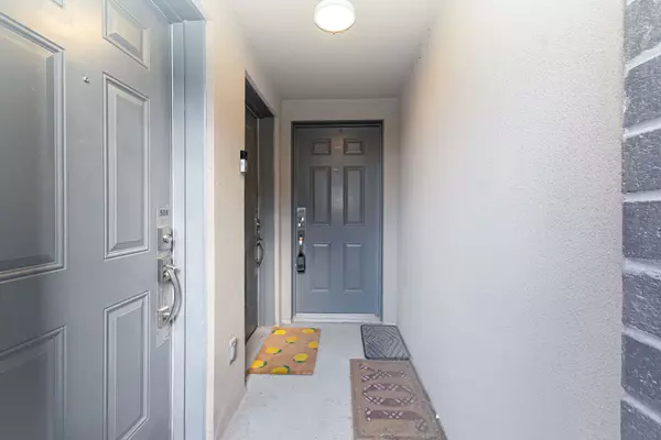 Burlington, ON L7T 0C3,1127 Cooke BLVD E #508