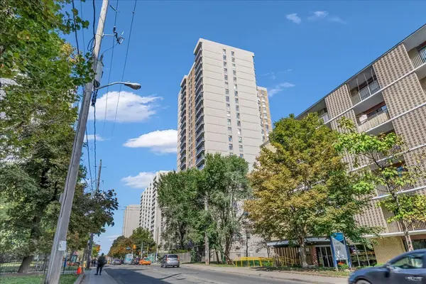 Toronto W04, ON M6B 4C6,135 Marlee AVE #1603