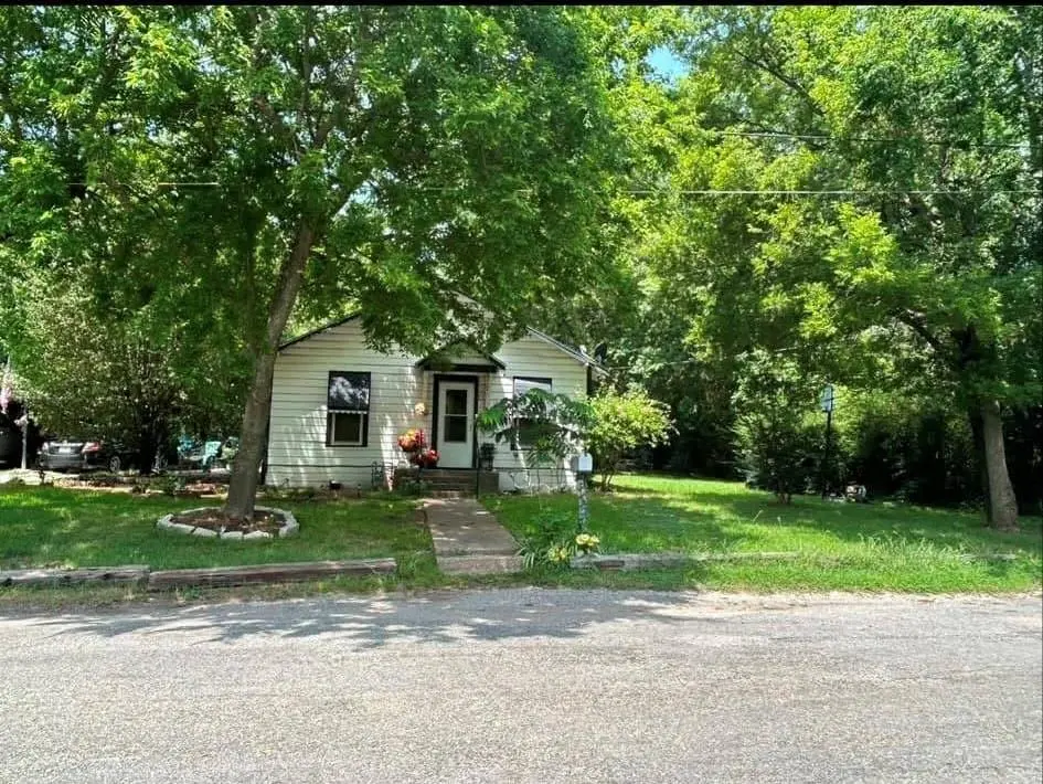 Sherman, TX 75090,1220 S Branch Street