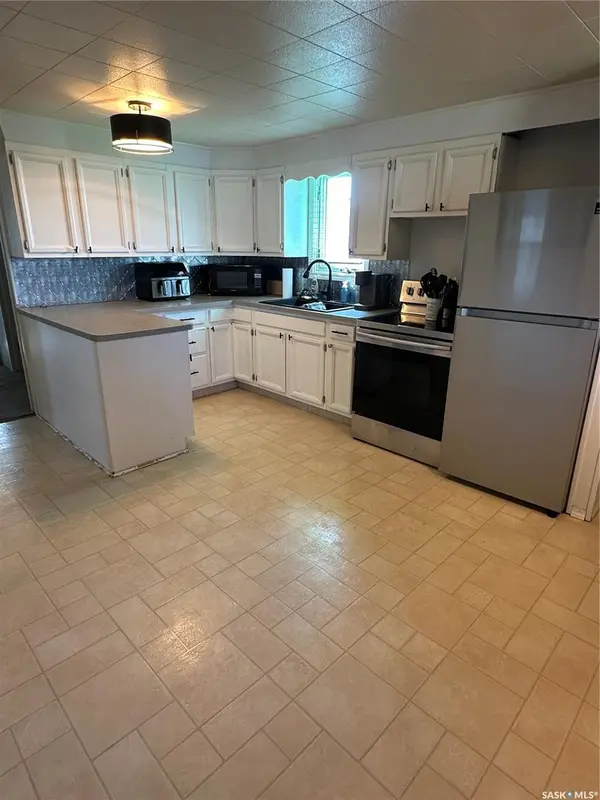 Gull Lake, SK S0N 1A0,4567 Price AVENUE