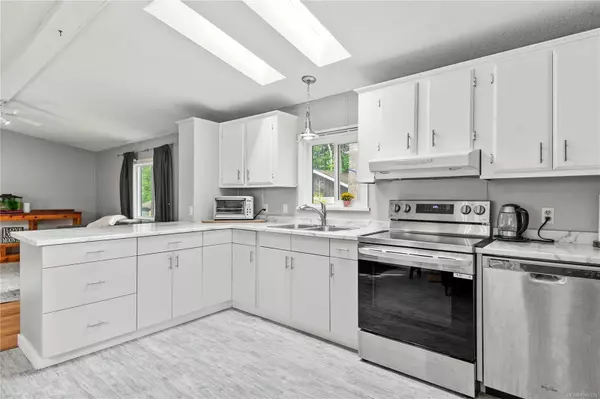 Comox, BC V9N 5N1,2080 Hector Rd