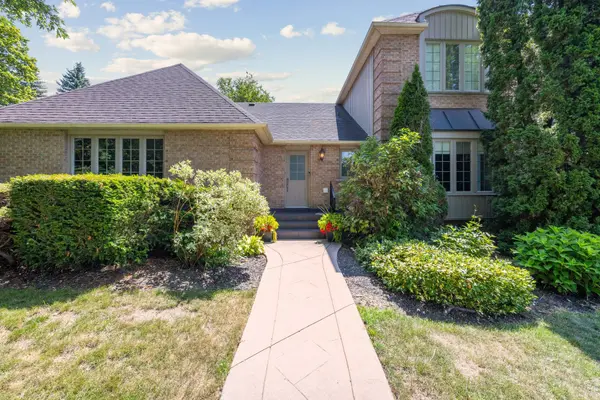 Vaughan, ON L0J 1C0,12 Hedgerow LN