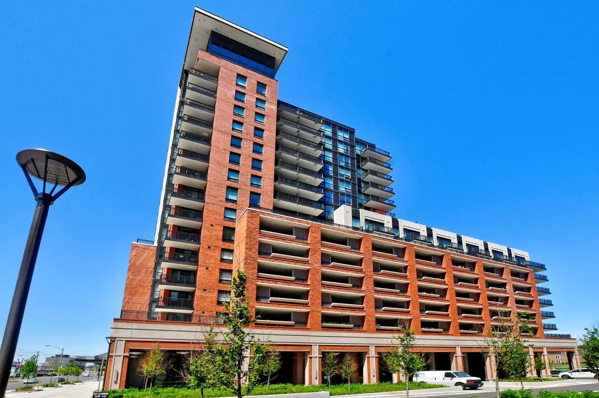 Toronto W04, ON M6A 2S7,3091 Dufferin ST #526