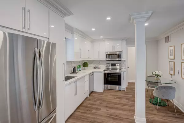 Toronto C14, ON M2M 2M9,72 Newton DR