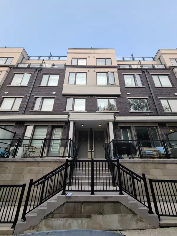 300 Alex Gardner CIR #48, Aurora, ON L4G 1N4