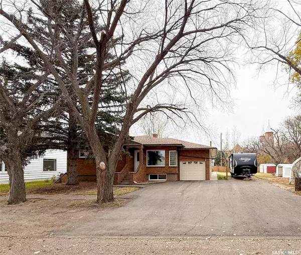 220 1st STREET W, Ponteix, SK S0N 1Z0