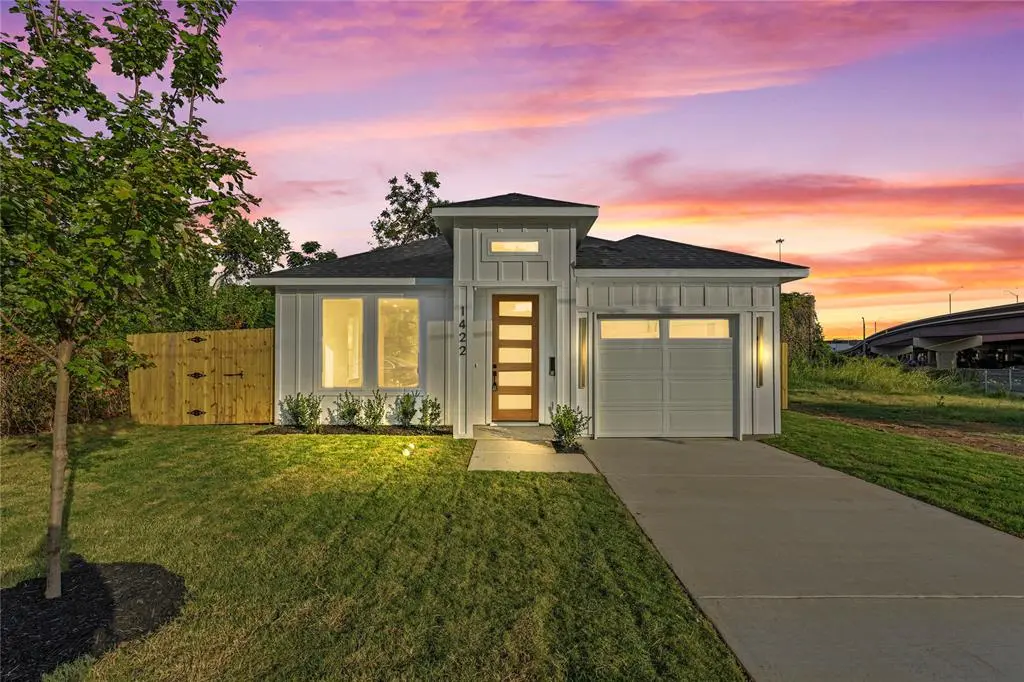 Dallas, TX 75215,1422 Mcdonald Avenue