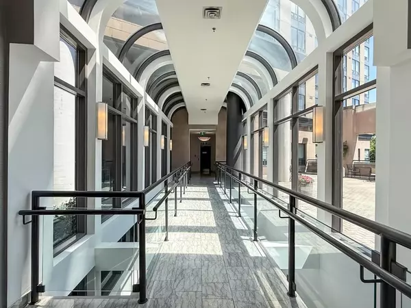 Toronto W04, ON M9N 3W4,1 Hickory Tree RD #004