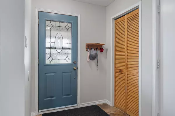 Orleans - Convent Glen And Area, ON K1C 5G1,1809 Chopin PL