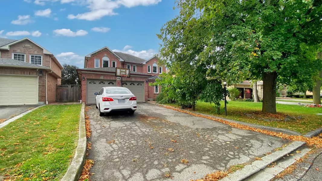 9 Tollbar CT, Richmond Hill, ON L4C 9J4