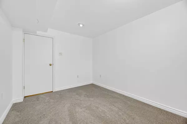 Toronto E04, ON M1K 3L3,98 Granger AVE