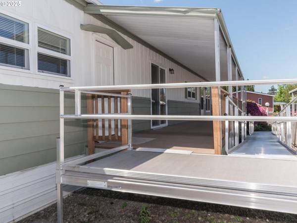 Gresham, OR 97030,21016 SE STARK ST #69