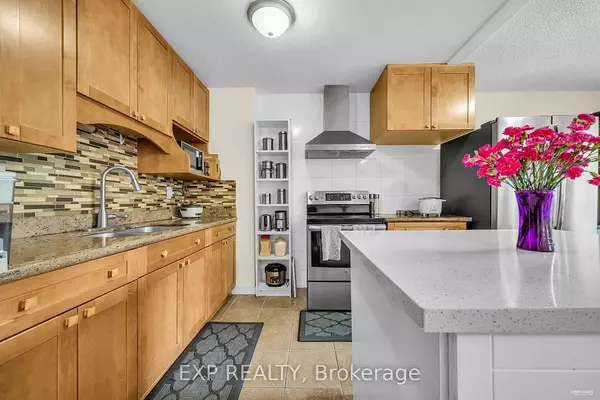 Toronto W05, ON M3J 1K7,33 Four Winds DR #14