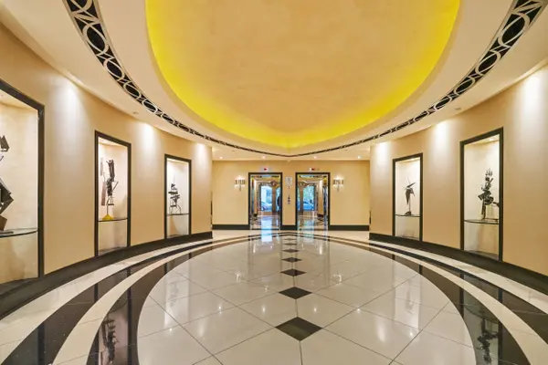 Ottawa Centre, ON K2P 1E1,108 LISGAR ST #1002