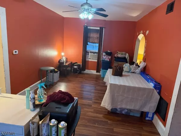 Somerville Boro, NJ 08876,48 2nd St