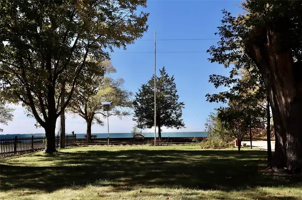 933 WEST SHORE Road, Pelee Island, ON N0R 1M0