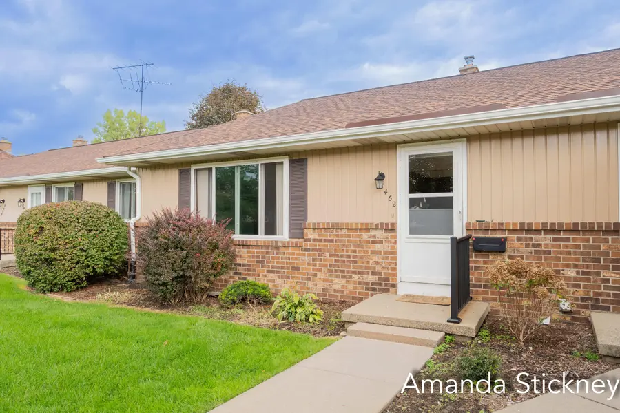 8462 Elkwood DR SW, Byron Center, MI 49315