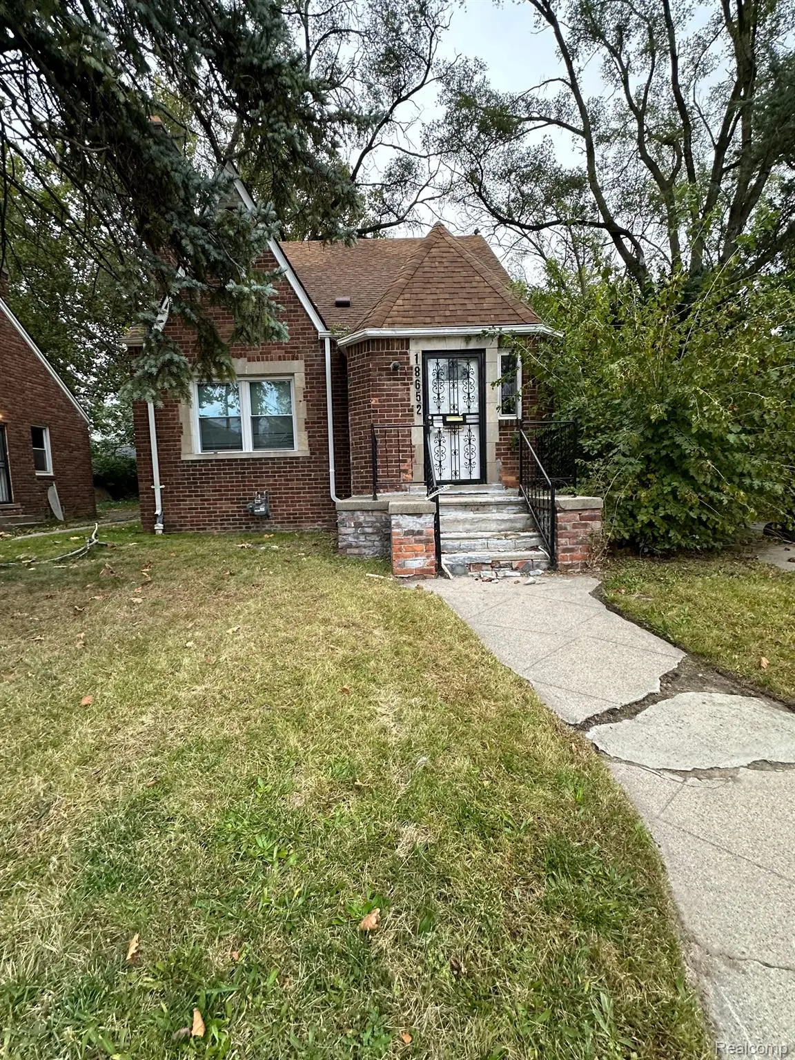 Detroit, MI 48235,18652 LINDSAY ST